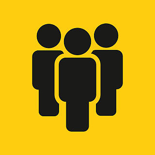 Symbol: drei Menschen, die beieinander stehen.